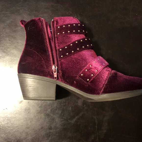 Red size 8 boots - Picture 5 of 6